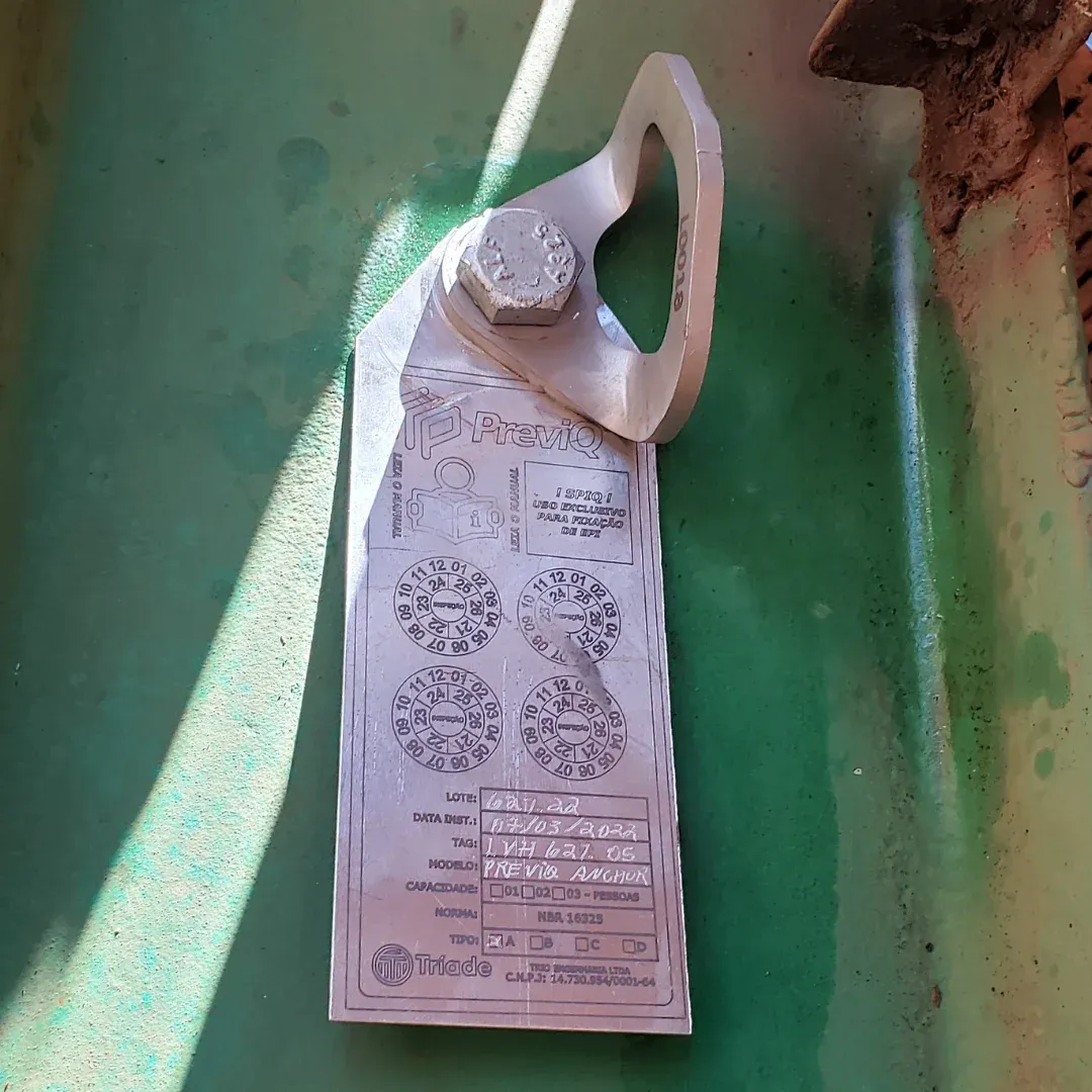 Linha de vida e ancoragem