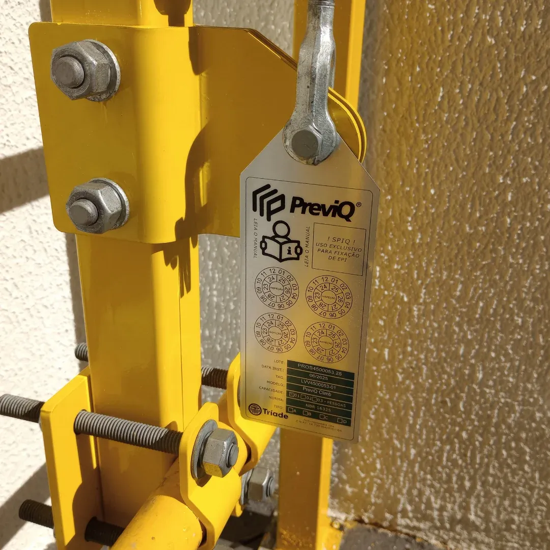 Linha de vida vertical para escadas